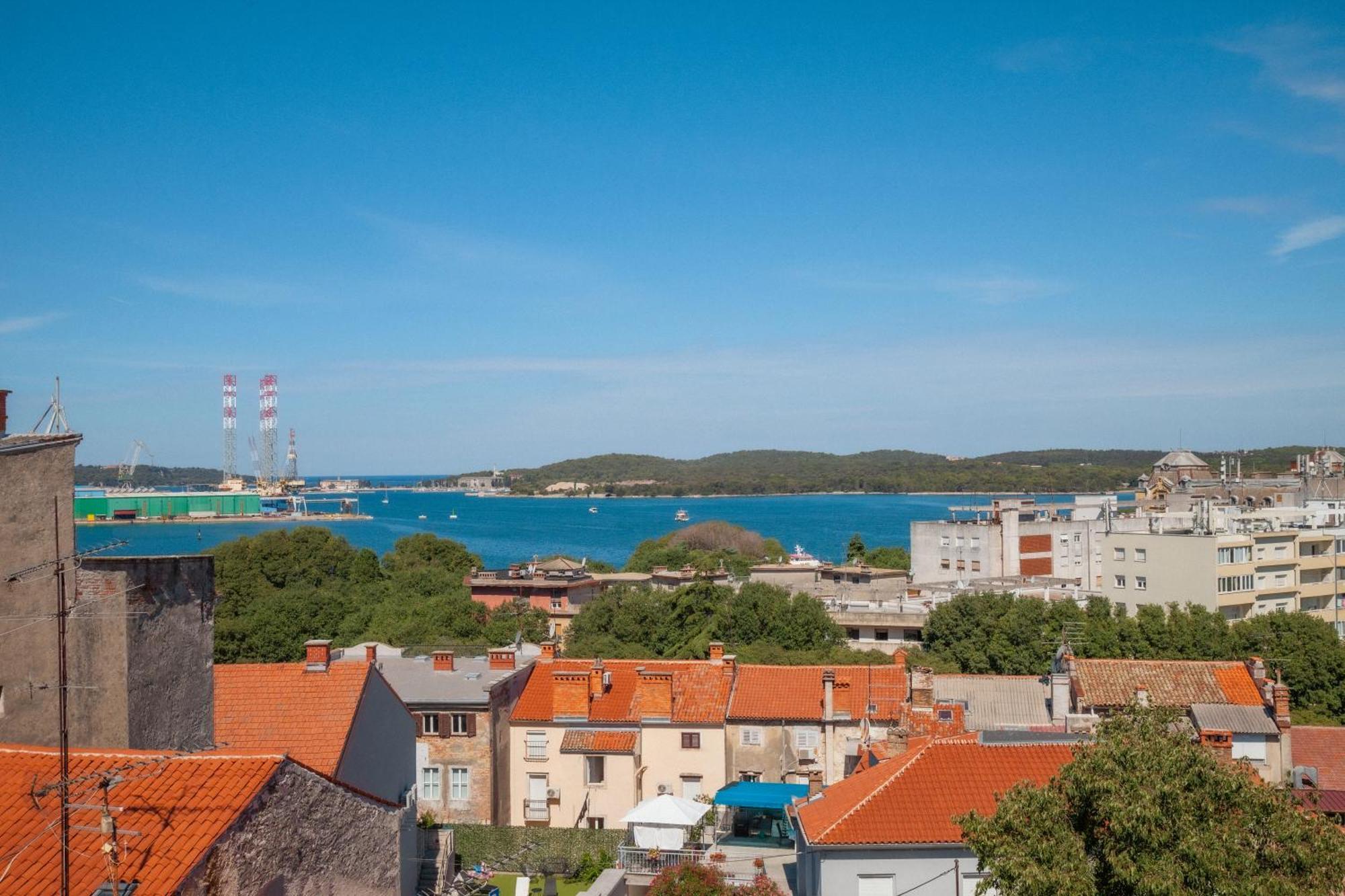 Captain Emo City Apartments Πούλα Εξωτερικό φωτογραφία